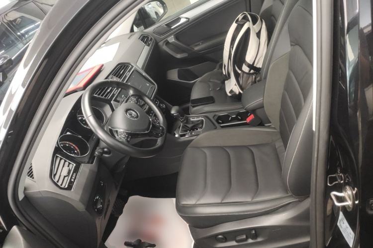Used Volkswagen Tiguan L 2019 330TSI Automatic Two-Wheel Drive Smart Luxury Version China VI Standard Left Front Seat