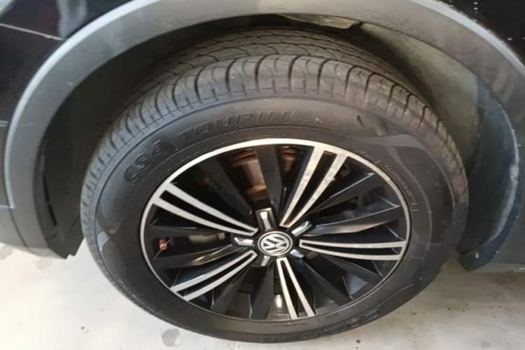 Used Volkswagen Tiguan L 2019 330TSI Automatic Two-Wheel Drive Panoramic Comfort Edition China VI Standard Left Front Wheel Hub