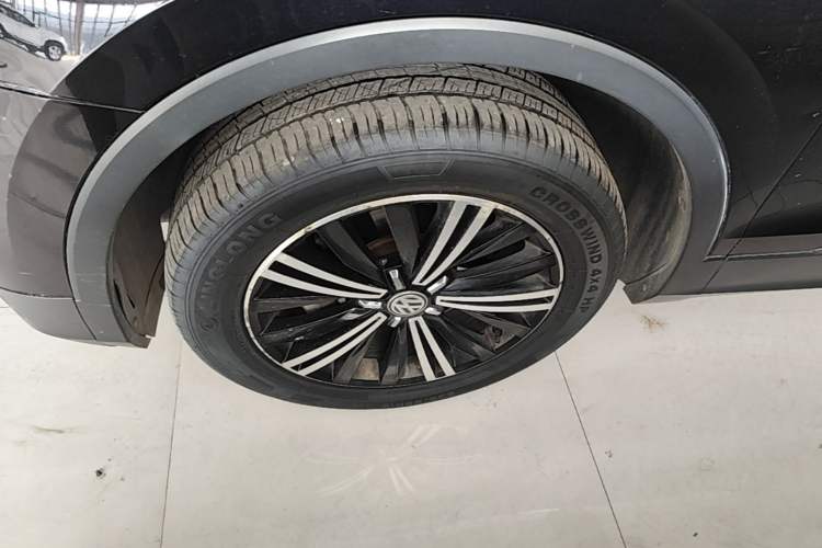 Used Volkswagen Tiguan L 2019 330TSI Automatic Two-Wheel Drive Luxury Edition China V Standard Left Front Wheel Hub