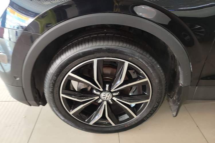 Used Volkswagen Tiguan L 2019 330TSI Automatic Two-Wheel Drive Smart Luxury Version China V Emission Standard Left Front Wheel Hub
