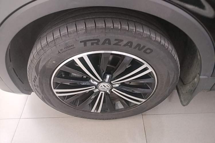 Used Volkswagen Tiguan L 2019 Updated Version 330TSI Automatic Two-Wheel Drive Panoramic Comfort Edition China VI Standard Left Front Wheel Hub