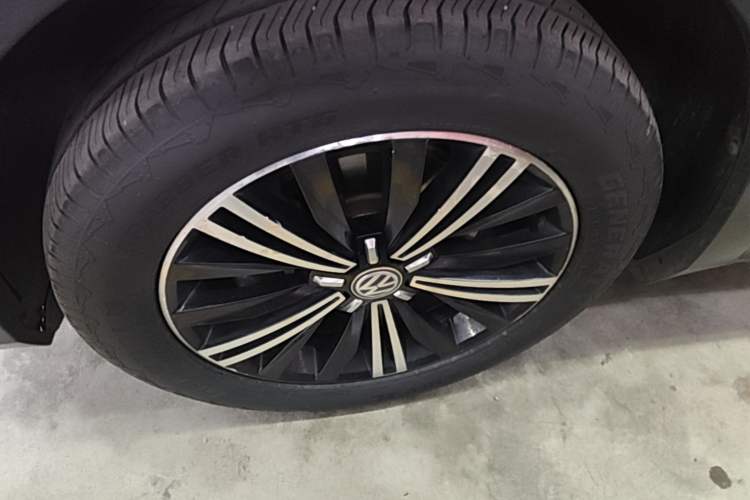 Used Volkswagen Tiguan L 2019 330TSI Automatic Two-Wheel Drive Panoramic Comfort Edition China V Standard Left Front Wheel Hub