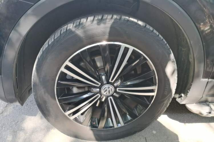 Used Volkswagen Tiguan L 2019 330TSI Automatic Two-Wheel Drive Panoramic Comfort Edition China VI Standard Left Front Wheel Hub