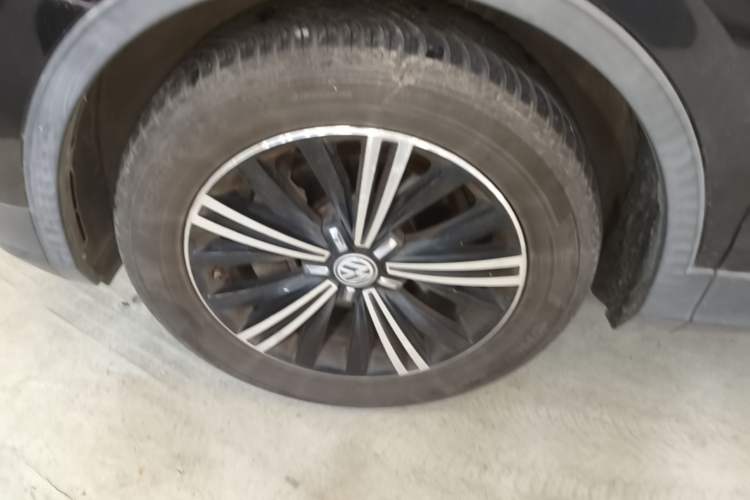 Used Volkswagen Tiguan L 2019 330TSI Automatic Two-Wheel Drive Panoramic Comfort Edition China VI Standard Left Front Wheel Hub