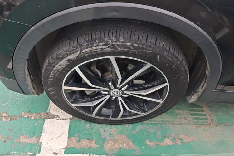 Used Volkswagen Tiguan L 2019 Revised 330TSI Automatic Two-Wheel Drive Smart & Luxury Edition China VI Standard Left Front Wheel Hub