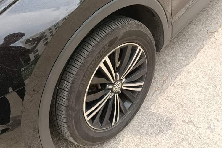 Used Volkswagen Tiguan L 2019 330TSI Automatic Two-Wheel Drive Luxury Edition China VI Standard Left Front Wheel Hub