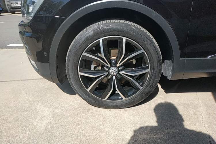 Used Volkswagen Tiguan L 2019 330TSI Automatic Two-Wheel Drive Smart Luxury Version China V Emission Standard Left Front Wheel Hub