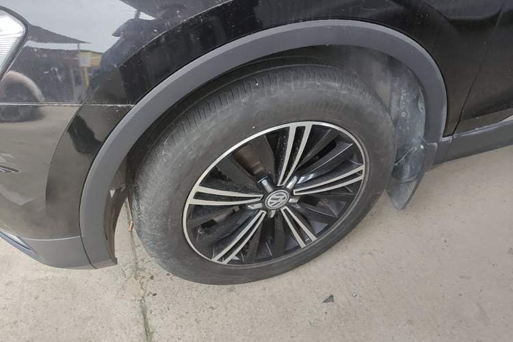 Used Volkswagen Tiguan L 2019 Updated Version 330TSI Automatic Two-Wheel Drive Panoramic Comfort Edition China VI Standard Left Front Wheel Hub
