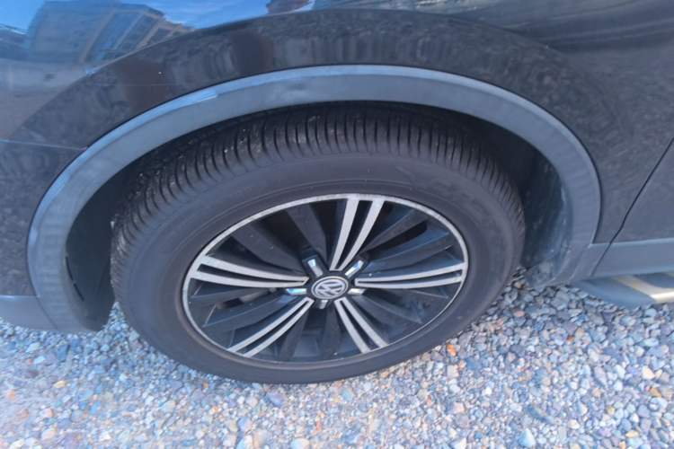 Used Volkswagen Tiguan L 2019 330TSI Automatic Two-Wheel Drive Panoramic Comfort Edition China VI Standard Left Front Wheel Hub
