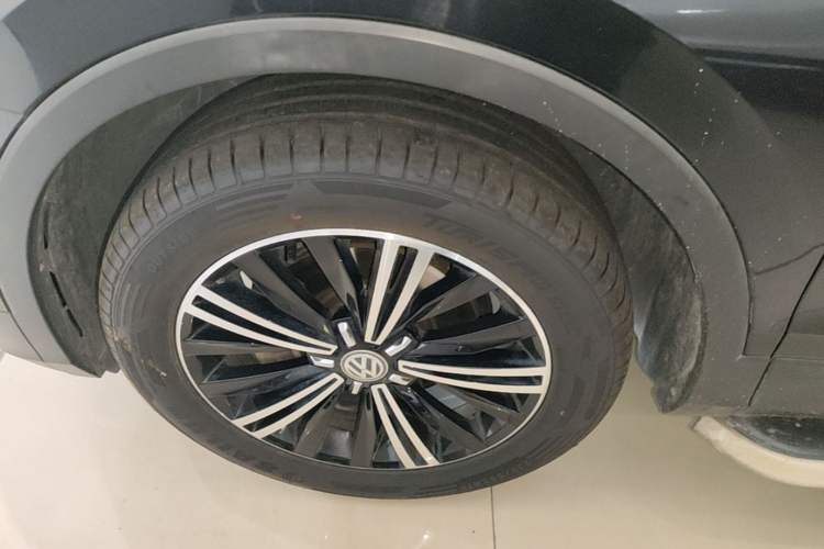 Used Volkswagen Tiguan L 2019 330TSI Automatic Two-Wheel Drive Panoramic Comfort Edition China V Standard Left Front Wheel Hub