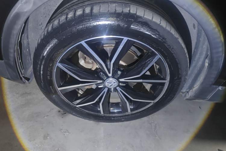 Used Volkswagen Tiguan L 2019 330TSI Automatic Two-Wheel Drive Smart Luxury Version China VI Standard Left Front Wheel Hub