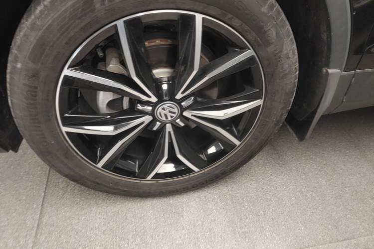 Used Volkswagen Tiguan L 2019 330TSI Automatic Two-Wheel Drive Smart Luxury Version China VI Standard Left Front Wheel Hub