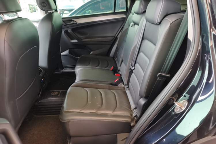 Used Volkswagen Tiguan L 2019 Revised 330TSI Automatic Two-Wheel Drive Smart & Luxury Edition China VI Standard Left Rear Seat
