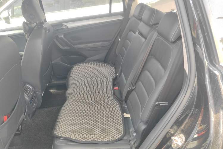 Used Volkswagen Tiguan L 2019 330TSI Automatic Two-Wheel Drive Smart Luxury Version China V Emission Standard Left Rear Seat