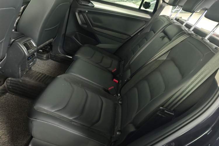 Used Volkswagen Tiguan L 2019 Revised 330TSI Automatic Two-Wheel Drive Smart & Luxury Edition China VI Standard Left Rear Seat