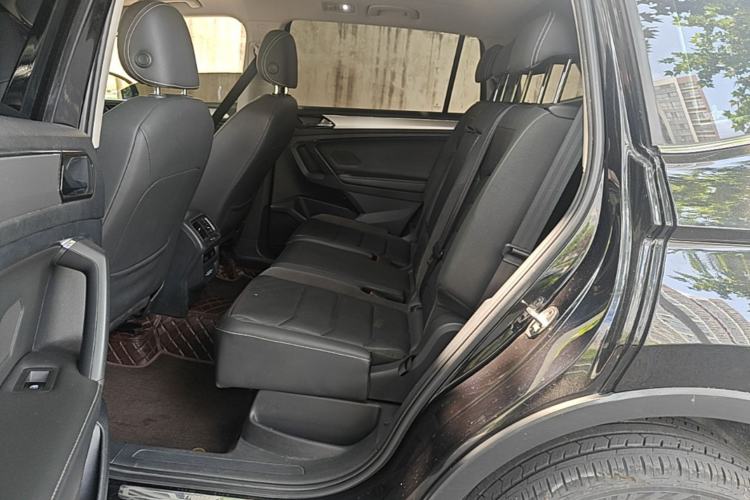 Used Volkswagen Tiguan L 2019 380TSI Automatic All-Wheel Drive Luxury Edition with 7 Seats China VI Standard Left Rear Seat