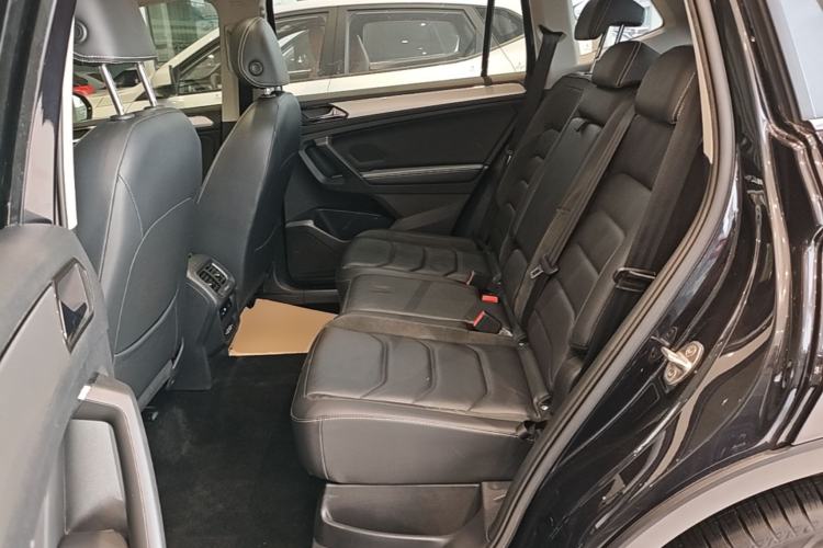 Used Volkswagen Tiguan L 2019 Revised 330TSI Automatic Two-Wheel Drive Smart & Luxury Edition China VI Standard Left Rear Seat