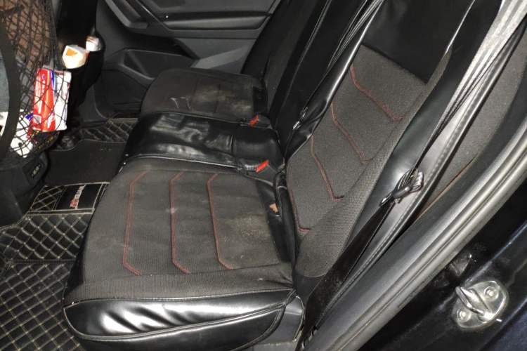Used Volkswagen Tiguan L 2019 330TSI Automatic Two-Wheel Drive Luxury Edition China VI Standard Left Rear Seat