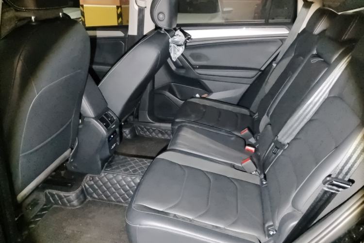 Used Volkswagen Tiguan L 2019 330TSI Automatic Two-Wheel Drive Smart Luxury Version China VI Standard Left Rear Seat