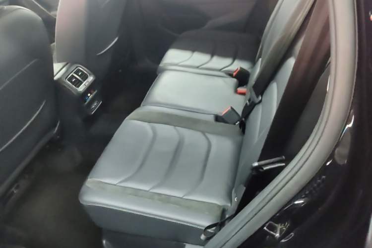 Used Volkswagen Tiguan L 2019 330TSI Automatic Two-Wheel Drive Smart Luxury Version China VI Standard Left Rear Seat