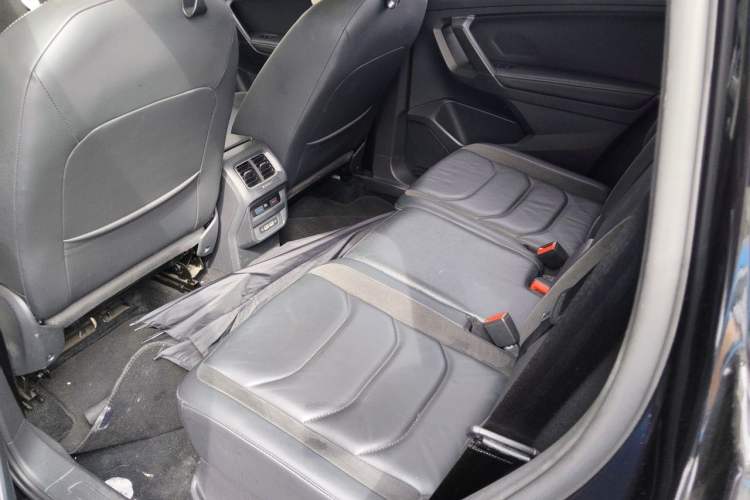 Used Volkswagen Tiguan L 2019 330TSI Automatic Two-Wheel Drive Panoramic Comfort Edition China V Standard Left Rear Seat
