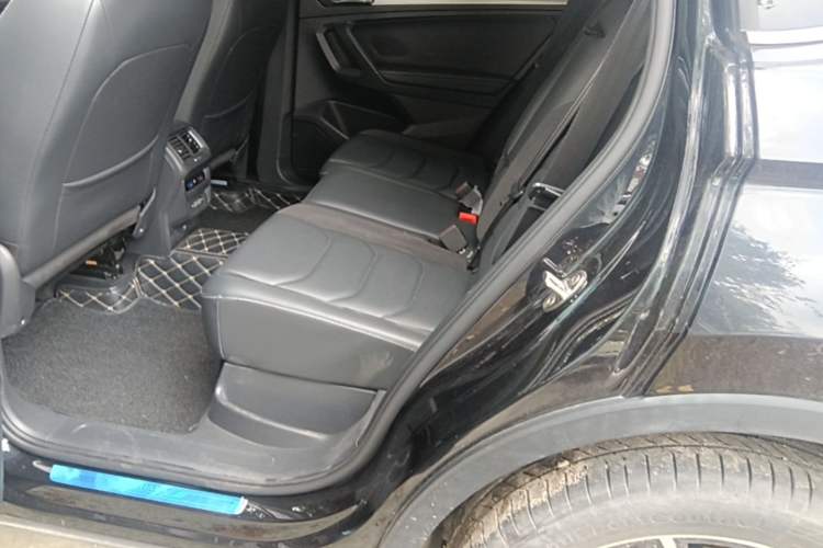 Used Volkswagen Tiguan L 2019 Revised 330TSI Automatic Two-Wheel Drive Smart & Luxury Edition China VI Standard Left Rear Seat