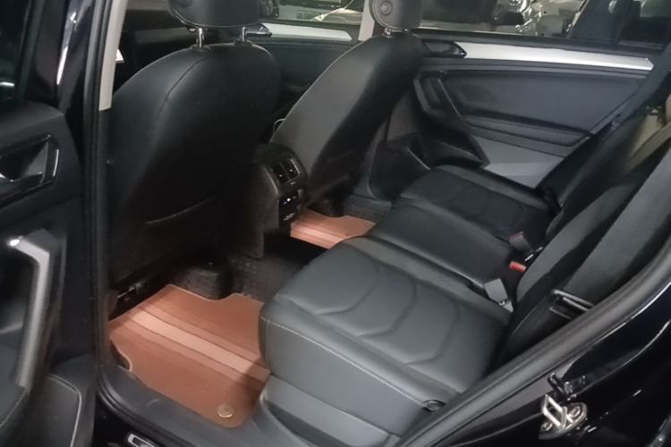 Used Volkswagen Tiguan L 2019 Revised 330TSI Automatic Two-Wheel Drive Smart & Luxury Edition China VI Standard Left Rear Seat