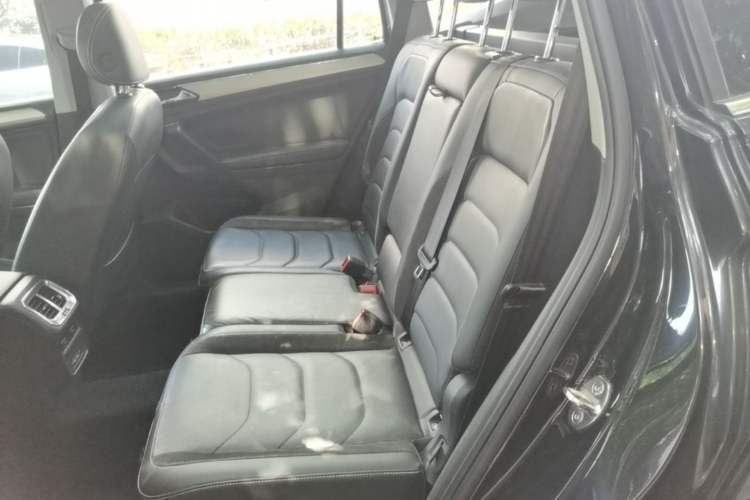 Used Volkswagen Tiguan L 2019 330TSI Automatic Two-Wheel Drive Panoramic Comfort Edition China VI Standard Left Rear Seat
