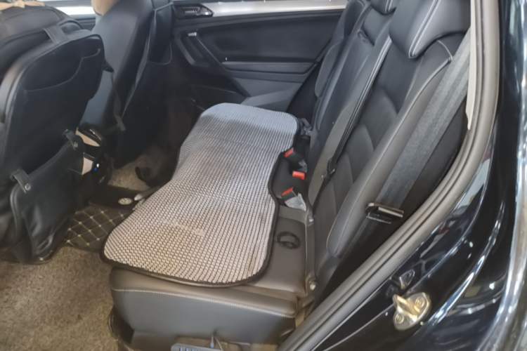 Used Volkswagen Tiguan L 2019 330TSI Automatic Two-Wheel Drive Panoramic Comfort Edition China VI Standard Left Rear Seat