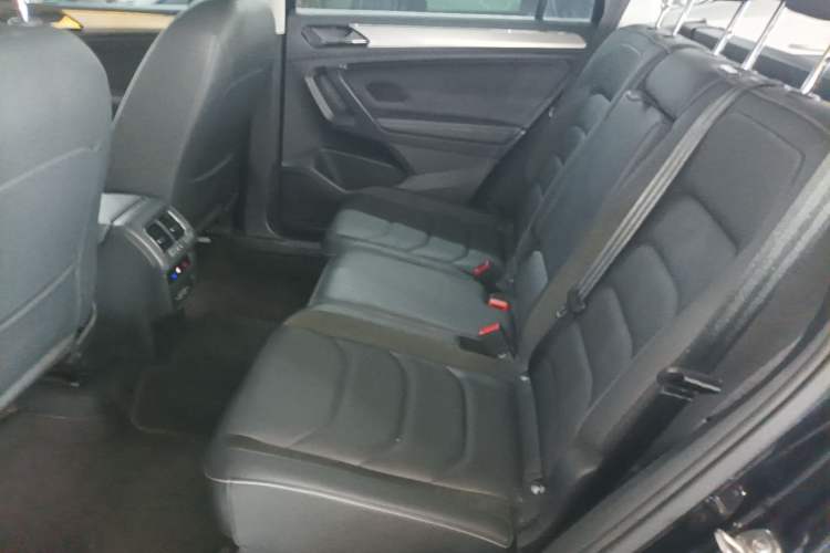 Used Volkswagen Tiguan L 2019 330TSI Automatic Two-Wheel Drive Panoramic Comfort Edition China VI Standard Left Rear Seat
