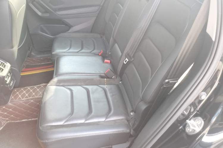 Used Volkswagen Tiguan L 2019 Revised 330TSI Automatic Two-Wheel Drive Smart & Luxury Edition China VI Standard Left Rear Seat