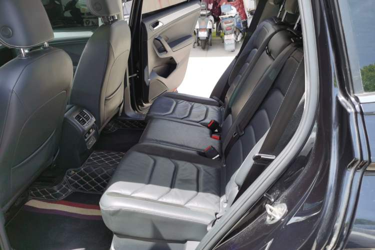 Used Volkswagen Tiguan L 2019 330TSI Automatic Two-Wheel Drive Panoramic Comfort Edition China VI Standard Left Rear Seat