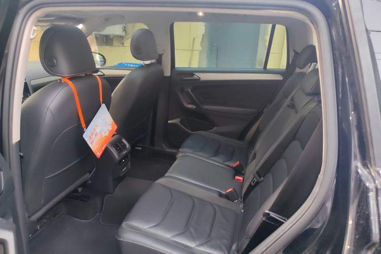 Used Volkswagen Tiguan L 2019 330TSI Automatic Two-Wheel Drive Smart Luxury Version China V Emission Standard Left Rear Seat