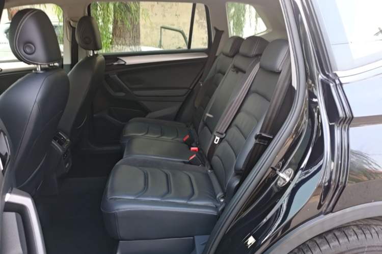 Used Volkswagen Tiguan L 2019 Revised 330TSI Automatic Two-Wheel Drive Smart & Luxury Edition China VI Standard Left Rear Seat