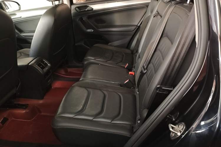 Used Volkswagen Tiguan L 2019 330TSI Automatic Two-Wheel Drive Smart Luxury Version China V Emission Standard Left Rear Seat