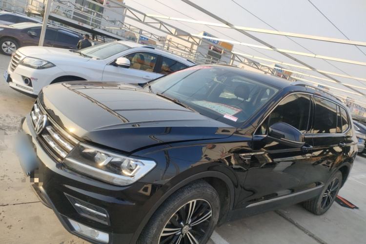Used Volkswagen Tiguan L 2019 Updated Version 330TSI Automatic Two-Wheel Drive Panoramic Comfort Edition China VI Standard Left Side
