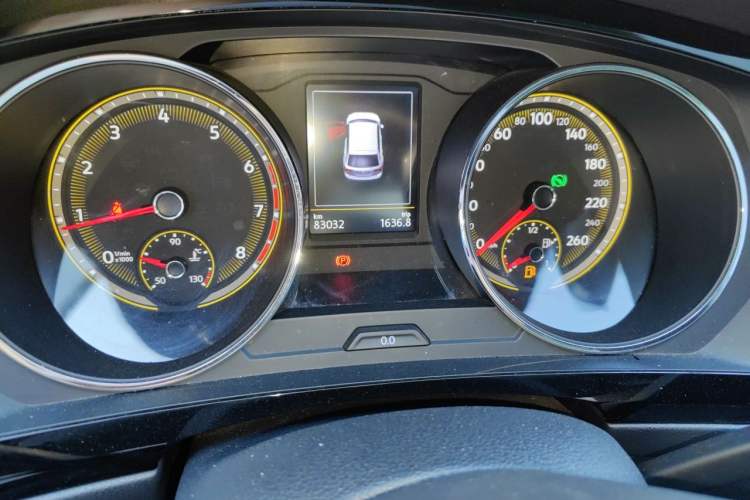 Used Volkswagen Tiguan L 2019 Updated Version 330TSI Automatic Two-Wheel Drive Panoramic Comfort Edition China VI Standard Odometer Close Up