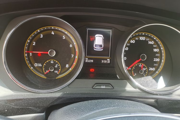 Used Volkswagen Tiguan L 2019 330TSI Automatic Two-Wheel Drive Smart Luxury Version China VI Standard Odometer Close Up