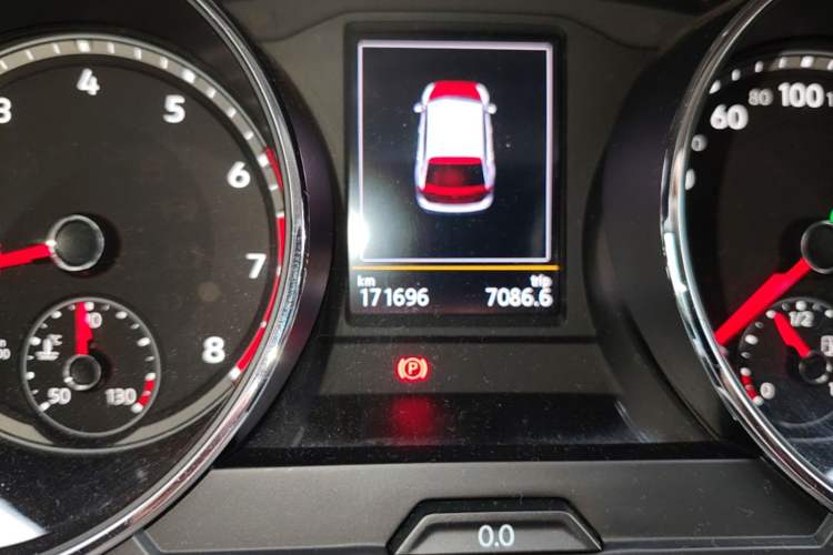 Used Volkswagen Tiguan L 2019 330TSI Automatic Two-Wheel Drive Smart Luxury Version China VI Standard Odometer Close Up