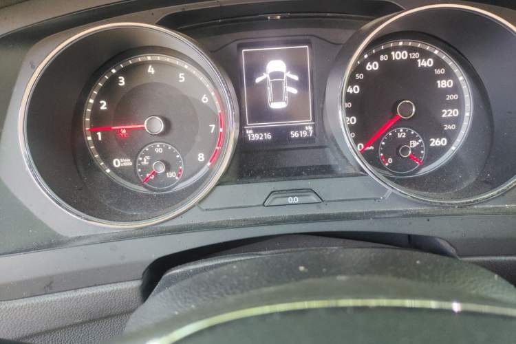 Used Volkswagen Tiguan L 2019 330TSI Automatic Two-Wheel Drive Luxury Edition China VI Standard Odometer Close Up