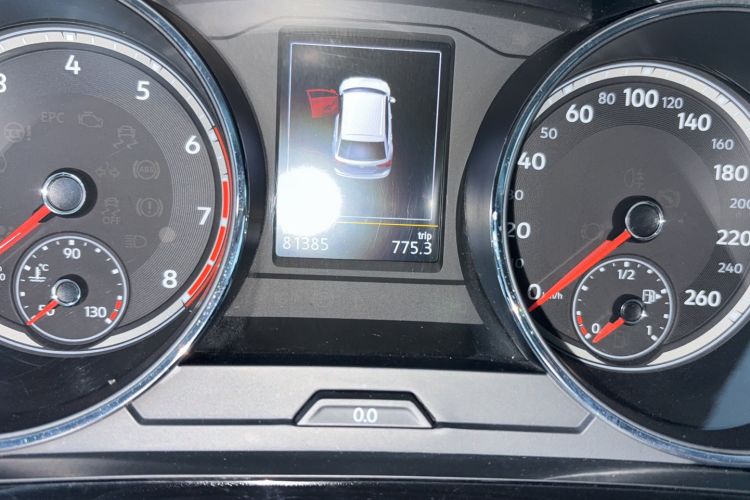 Used Volkswagen Tiguan L 2019 330TSI Automatic Two-Wheel Drive Panoramic Comfort Edition China V Standard Odometer Close Up
