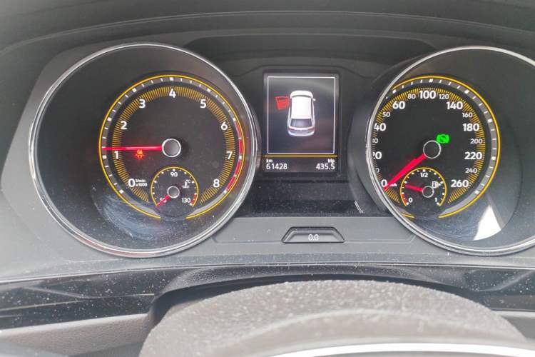 Used Volkswagen Tiguan L 2019 330TSI Automatic Two-Wheel Drive Smart Luxury Version China VI Standard Odometer Close Up