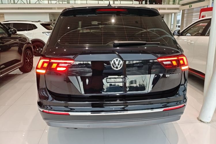 Used Volkswagen Tiguan L 2019 Revised 330TSI Automatic Two-Wheel Drive Smart & Luxury Edition China VI Standard Rear