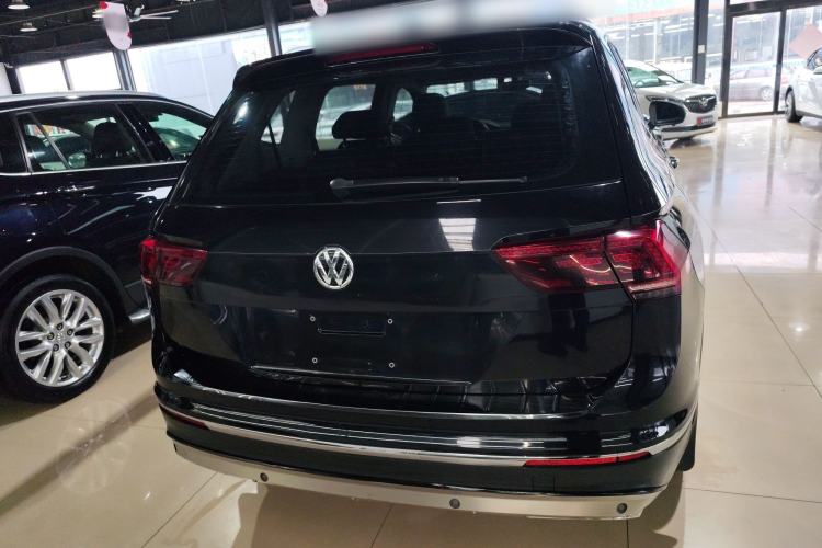 Used Volkswagen Tiguan L 2019 380TSI Automatic All-Wheel Drive Luxury Edition with 7 Seats China VI Standard Rear