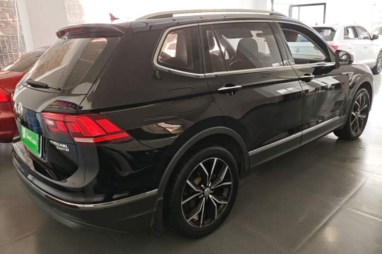 Used Volkswagen Tiguan L 2019 330TSI Automatic Two-Wheel Drive Smart Luxury Version China V Emission Standard Rear Right 45 Deg