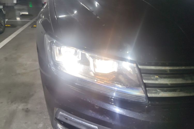Used Volkswagen Tiguan L 2019 330TSI Automatic Two-Wheel Drive Smart Luxury Version China V Emission Standard Right Front Headlight
