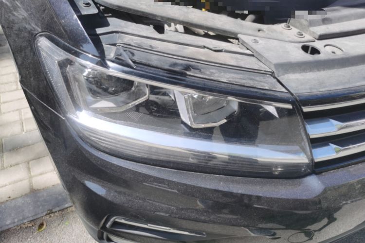 Used Volkswagen Tiguan L 2019 330TSI Automatic Two-Wheel Drive Smart Luxury Version China VI Standard Right Front Headlight
