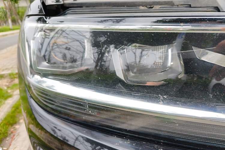 Used Volkswagen Tiguan L 2019 Revised Version 330TSI Automatic Two-Wheel Drive Panoramic Comfort Edition China V Standard Right Front Headlight