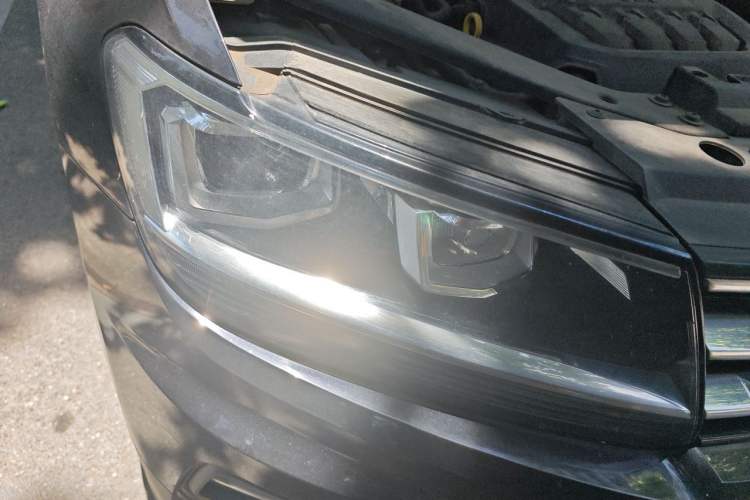 Used Volkswagen Tiguan L 2019 330TSI Automatic Two-Wheel Drive Panoramic Comfort Edition China VI Standard Right Front Headlight