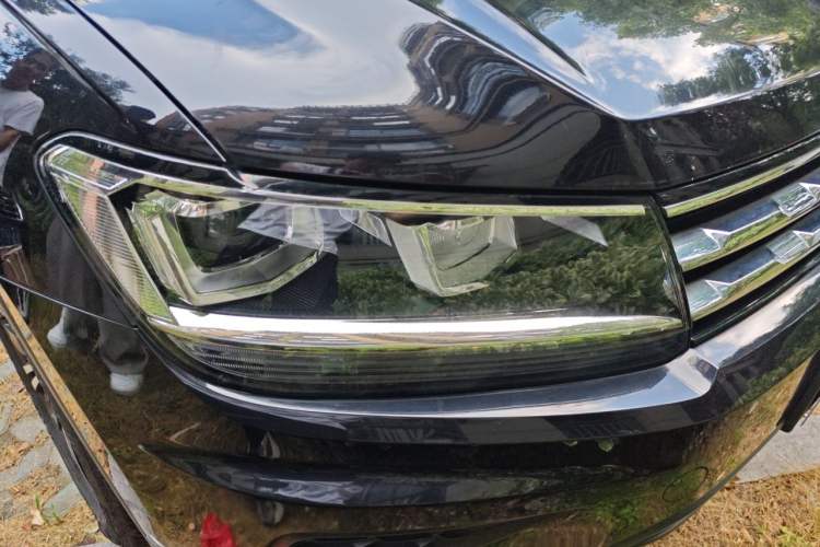 Used Volkswagen Tiguan L 2019 330TSI Automatic Two-Wheel Drive Luxury Edition China V Standard Right Front Headlight